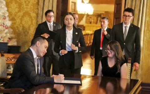 Andrea Arrobo fue posesionada como ministra de Energía y Minas por el presidente Daniel Noboa.