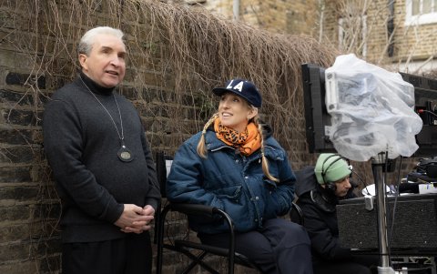El actor Eddie Marsan junto a la directora Sam Taylor-Johnson