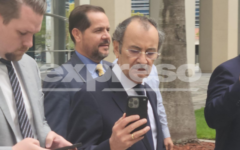 Proceso. Pólit y su familia se han portado agresivos con la prensa en medio de las coberturas sobre el proceso legal. Piden desalojar a los periodistas del lugar.