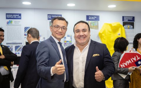 Fidel Tsao, consejero de la Oficina Comercial de Taipéi, junto a Santiago Orbe.