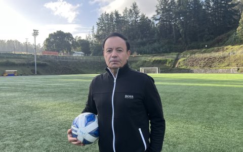 El entrenador y representante chileno Óscar del Solar conoce bien al tricolor Bolaños.