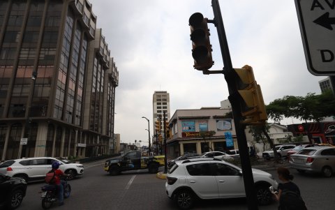 Guayaquil sin luz y sin semáforos.