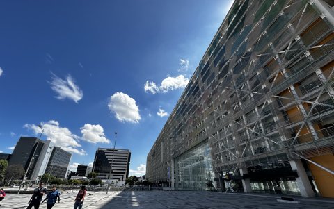 La Plataforma Financiera, en el norte de Quito, lucía vacío porque no había atención de las dependencias del sector público.