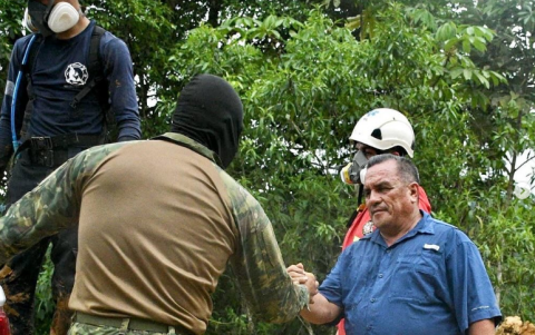 El alcalde José Sánchez se movilizaba con guardaespaldas por anteriores amenazas.