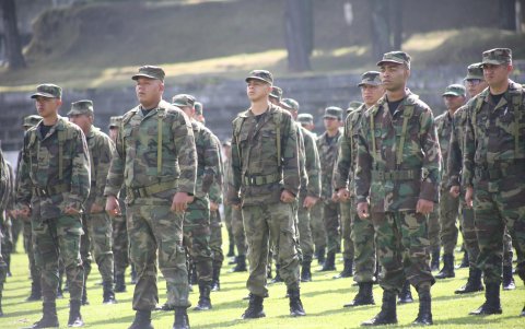 Propuesta. Los expertos consideran que se debe incluir a los reservistas en las tareas de control durante la guerra. Se lo hizo en la última Consulta Popular.