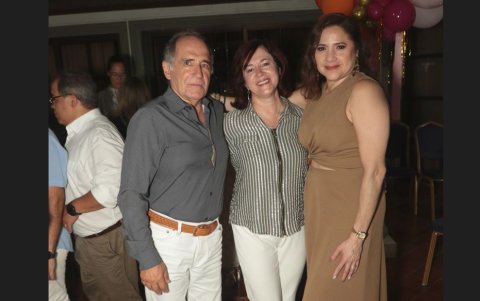 José Galiani, Cecilia de Galiani y Karen Govea.