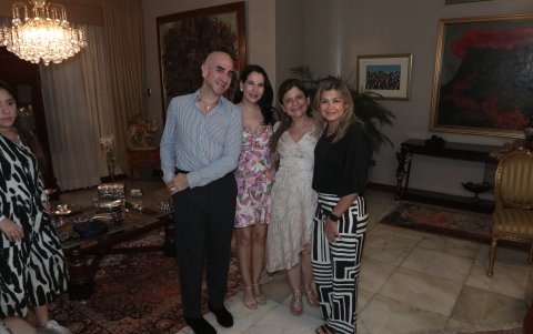 Daniel Tapia, Victoria de Schemel, Jessica Aycart y Adela Zambrano.
