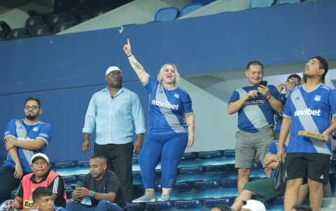 Reina Martínez es un ícono de hincha del Bombillo.