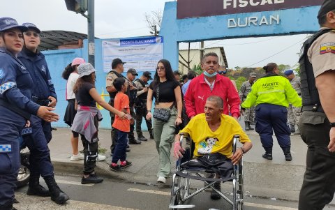 En Durán también llegaron decenas de personas en sillas de ruedas
