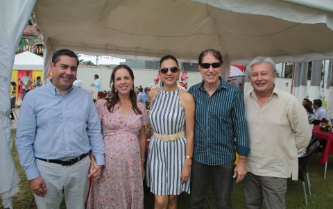 Gabriel Mira, Patricia de Mira, Beatriz de Giménez, Juan Giménez y Rodolfo del Pino.