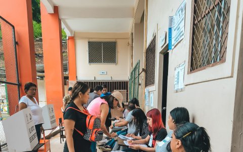 Recinto. Aguiñaga votó en la junta 1, de la Unidad Educativa Particular José Domingo de Santistevan.