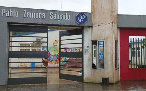 En Manabí se registraron algunas complicaciones a la hora de votar en los recintos, por la lluvia.
