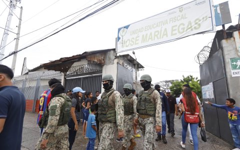En la consulta popular 2024, los ecuatorianos aprobaron nueve preguntas relacionadas a la seguridad. Entre ellas, la complementariedad de las Fuerzas Armadas con la Policía.