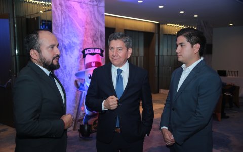 Geovanny Toala, Johnny Terán y Alejandro Terán.