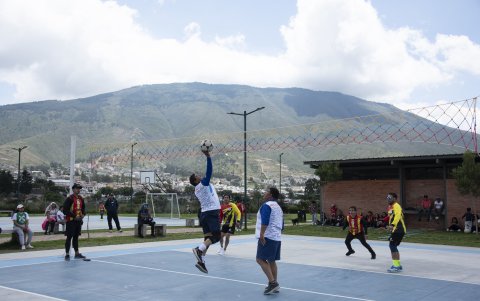 Glorias del ecuavóley demostraron que mantienen la magia.