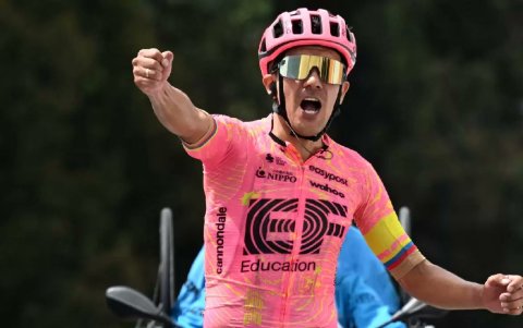 Richard Carapaz logró imponerse en la etapa 4 del Tour de Romandía