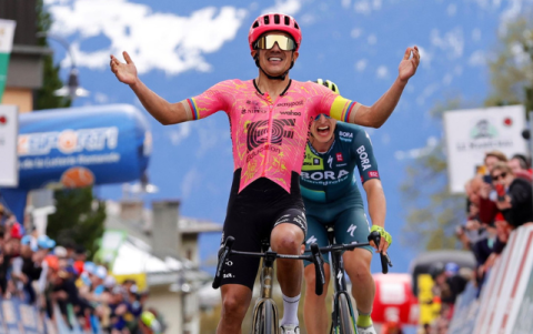 Richard Carapaz tuvo un triunfo en el tour.