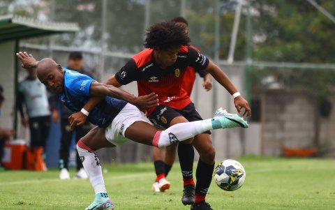AV25 tuvo que esforzarse para poder imponerse por 1-0 al equipo de Independiente JFA en el inicio del torneo.