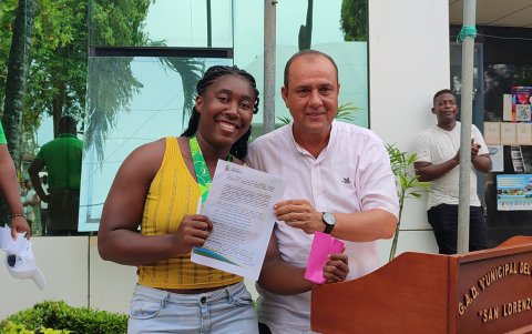 Belsy Quiñónez recibió varios premios en su natal San Lorenzo.