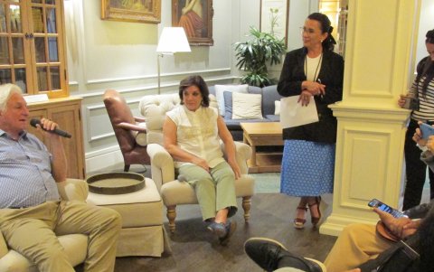 La rueda de prensa tuvo lugar en el segundo piso de Hotel del Parque, en Samborondón, Guayaquil.