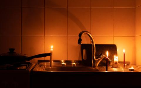 Las lluvias sobre las cuencas Mazar y Paute, en Ecuador, y el bajo consumo de energía reducen los apagones.