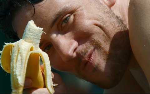 Josh O’Connor como Patrick.