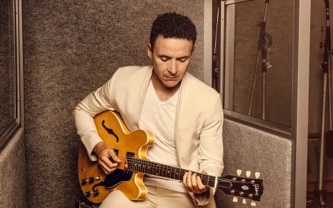 El compilado incluye 11 temas que alternan entre bachata, merengue y tango, entre otros géneros.