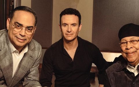 Gilberto Santa Rosa y Chucho Valdés dan vida al bolero 'Coleccionista de recuerdos'.