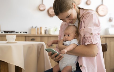 El uso de apps puede ayudar a los padres a conocer más sobre el desarrollo de sus hijos