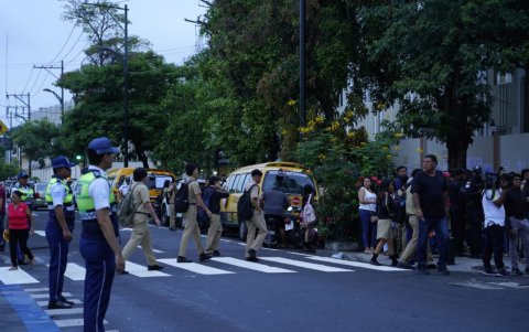 Personal de la ATM se instaló en el Vicente Rocafuerte para descongestionar la zona.