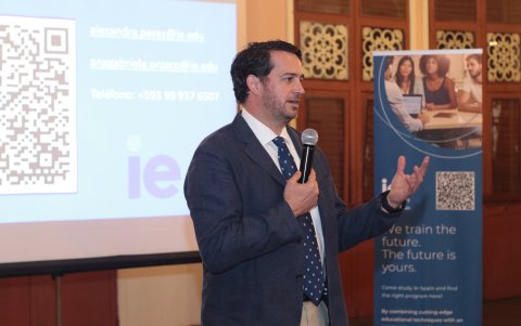 Pedro Moreno de Los Ríos es consultor senior en transformación digital y marketing, y catedrático de algunas de las mejores universidades y escuelas de negocios de Europa.