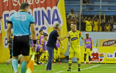 Holan está teniendo buena ‘llegada’ con los jugadores con los que se identifica. Aun así, todavía no ha podido debutar en el estadio Monumental.