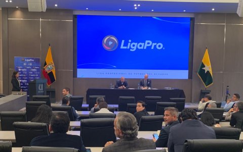 Los dirigentes de LigaPro se reunieron en el auditorio de la UESS