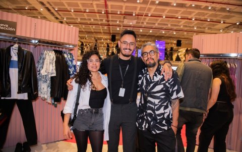 Pame Pinto, Andrés Estrada y Apitatán.