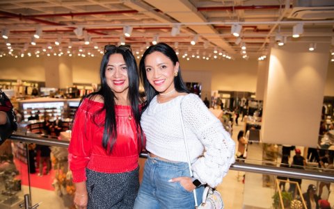 Paulina Ortíz junto a la influencer Paulina Maldonado.