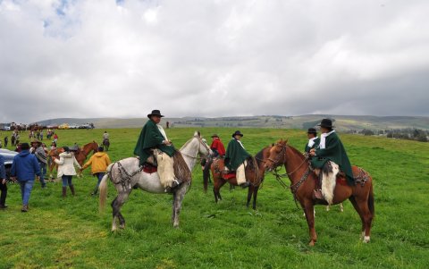 Para los chagras su vestimenta tiene un significado muy especial