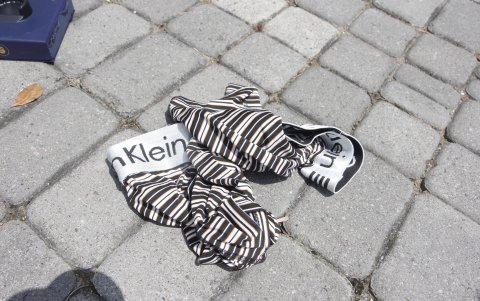 Tras el operativo se pudo observar ropa interior en finca de vía a la costa.