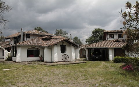Hay un gran encanto que ofrece este hotel que queda en Tambillo, a 40 minutos de Quito.