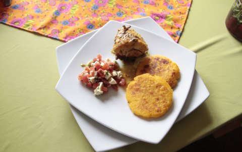 Pollo y ensalada ‘chagrese’