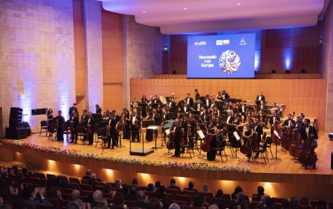 El evento contó con la intervención de la Orquesta Sinfónica Nacional del Ecuador, dirigida por el maestro Luis Castro; Edicson Ruiz, de la Orquesta Filarmónica de Berlín; y la voz de María Isabel Albuja,