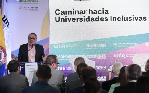 El director académico de relaciones internacionales de UNIR habló sobre el plan de universidades inclusivas