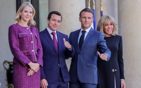 Daniel Noboa, Lavinia Valbonesi, Emmanuel Macron y Brigitte Macron.
