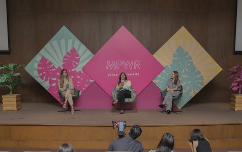 Una de las charlas especializadas que ha impartido Claro