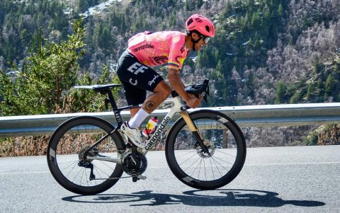 Richard Carapaz se prepara en Europa para participar en el Tour de Francia.