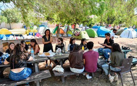 Alumnos de la UIB siguen acampados en solidaridad con Palestina
