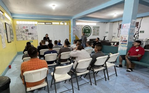 Migrantes con problemas de drogadicción acuden a terapias, el 26 de mayo de 2024 en Ciudad Juárez, Chihuahua (México).