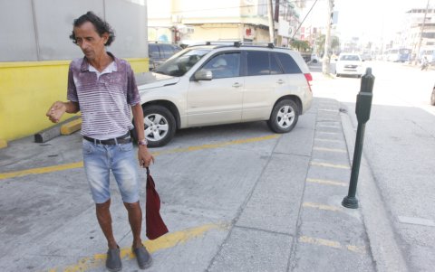 Parqueos. En algunos casos, como en La Garzota, los parquímetros impiden parquearse en otras zonas. Los que residen en estas zonas también expresaron su molestia por la instalación de estos nuevos aparatos.