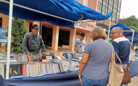 Además de la exposición y venta de libros, se desarrollan actividades educativas y culturales.