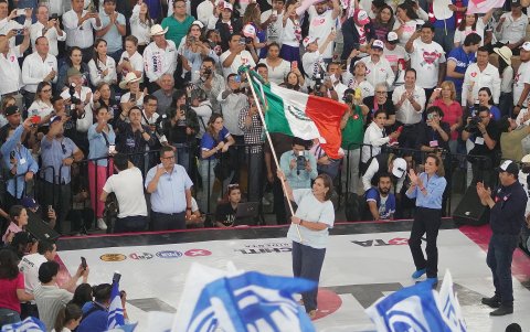 La candidata opositora Xóchitl Gálvez participa durante un acto político este martes en el municipio de San Juan del Río, en Querétaro (México).