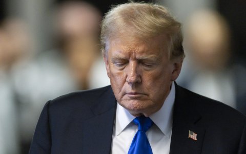 Es culpable de los 34 cargos de delitos graves en su juicio penal en la Corte Suprema del estado de Nueva York.